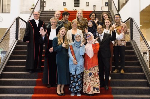 Radboudumc membimbing mahasiswa PhD Indonesia dalam memerangi TBC – lebih dari 25 tahun melakukan penelitian ilmiah dan berbagi pengetahuan